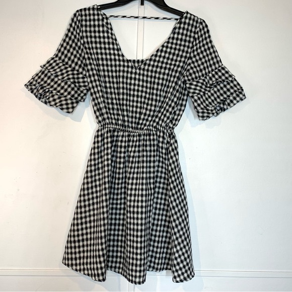 Dresses & Skirts - Pretty Little Thing Gingham Tie Waist Tea Dress in Black